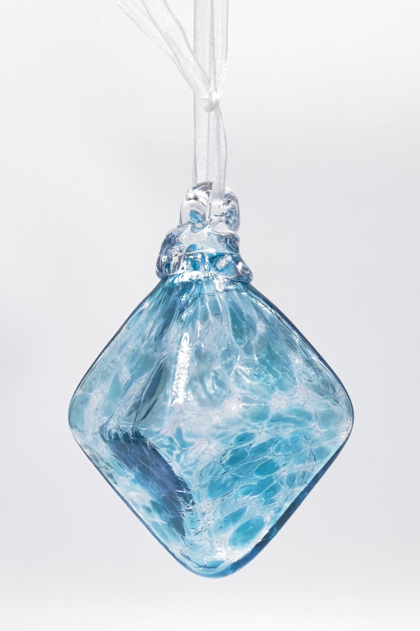 Shakspeare Christmas Bauble - Small Diamond