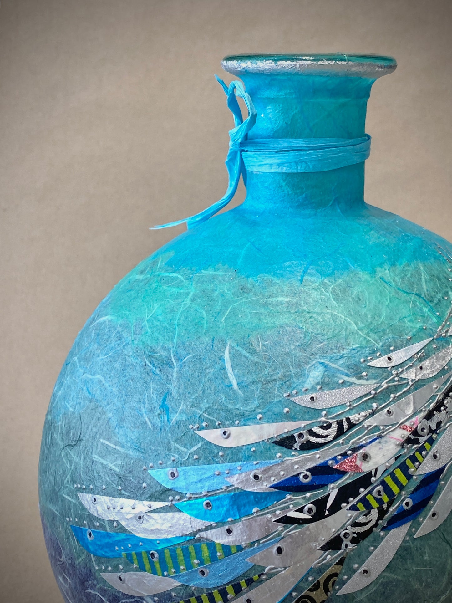 Load image into Gallery viewer, Medium Globe Vase
