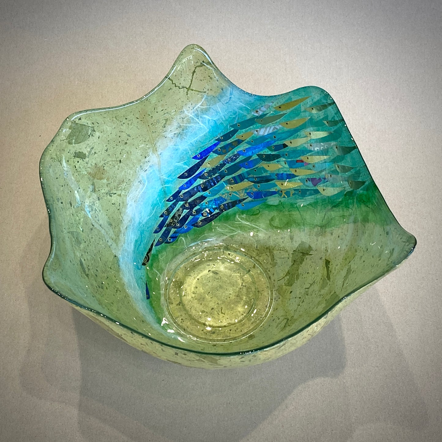Load image into Gallery viewer, Large Splash Bowl (leaf green)
