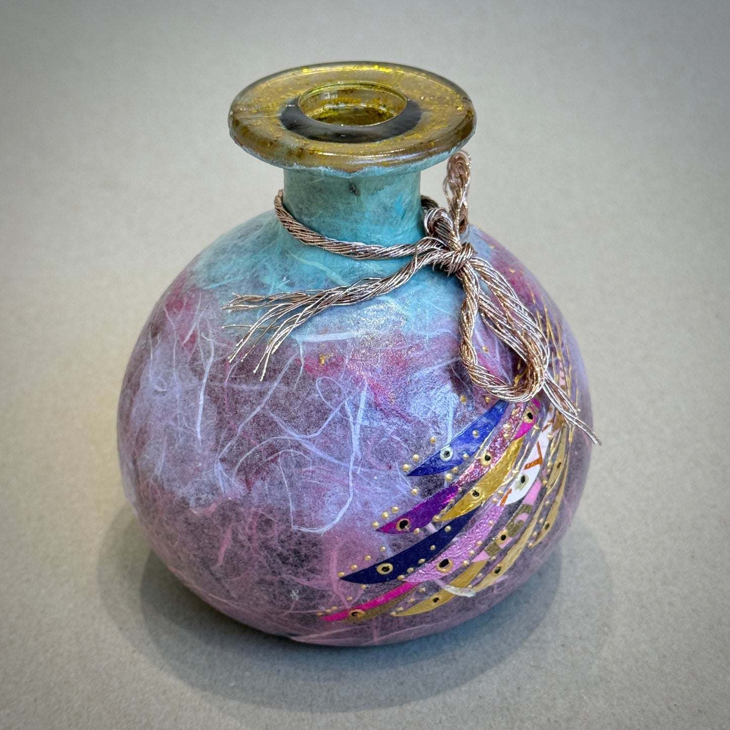 Orb Potion Bottle (pink/green)