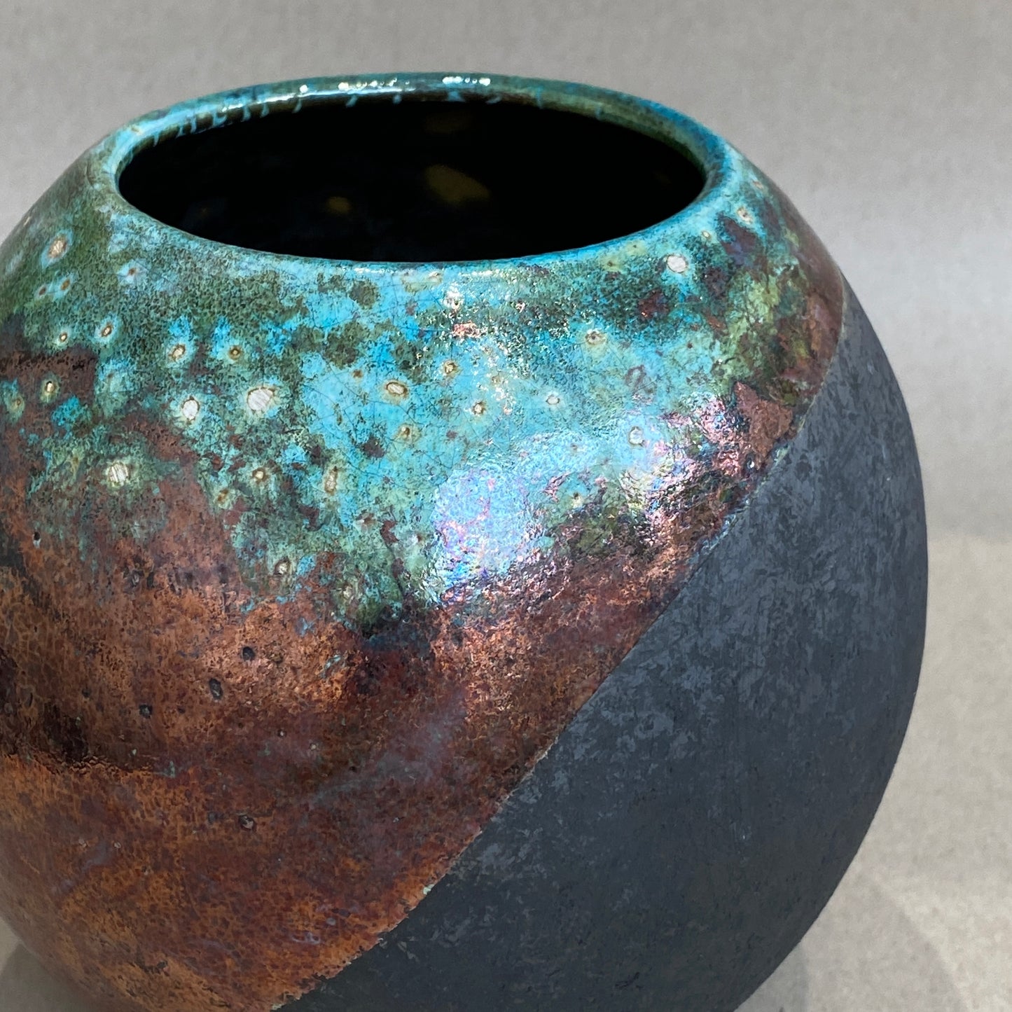 Load image into Gallery viewer, Large Raku Fired Porcelain Jar
